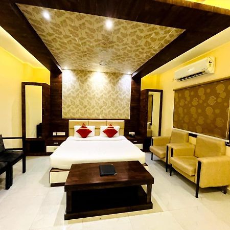 Shri Sai Hotel Azamgarh ภายนอก รูปภาพ