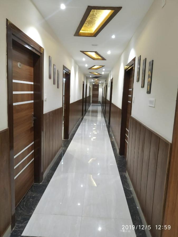 Shri Sai Hotel Azamgarh ภายนอก รูปภาพ
