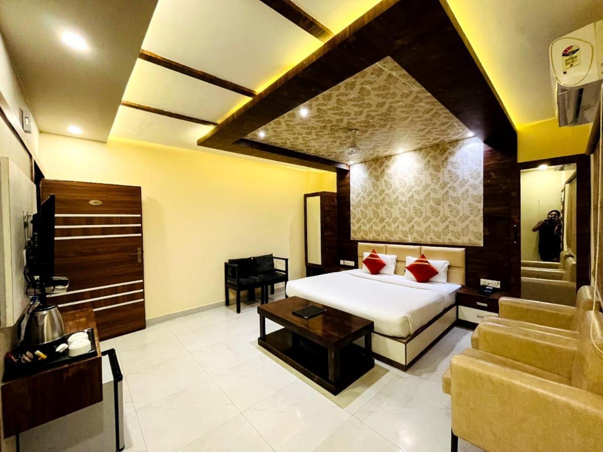 Shri Sai Hotel Azamgarh ภายนอก รูปภาพ