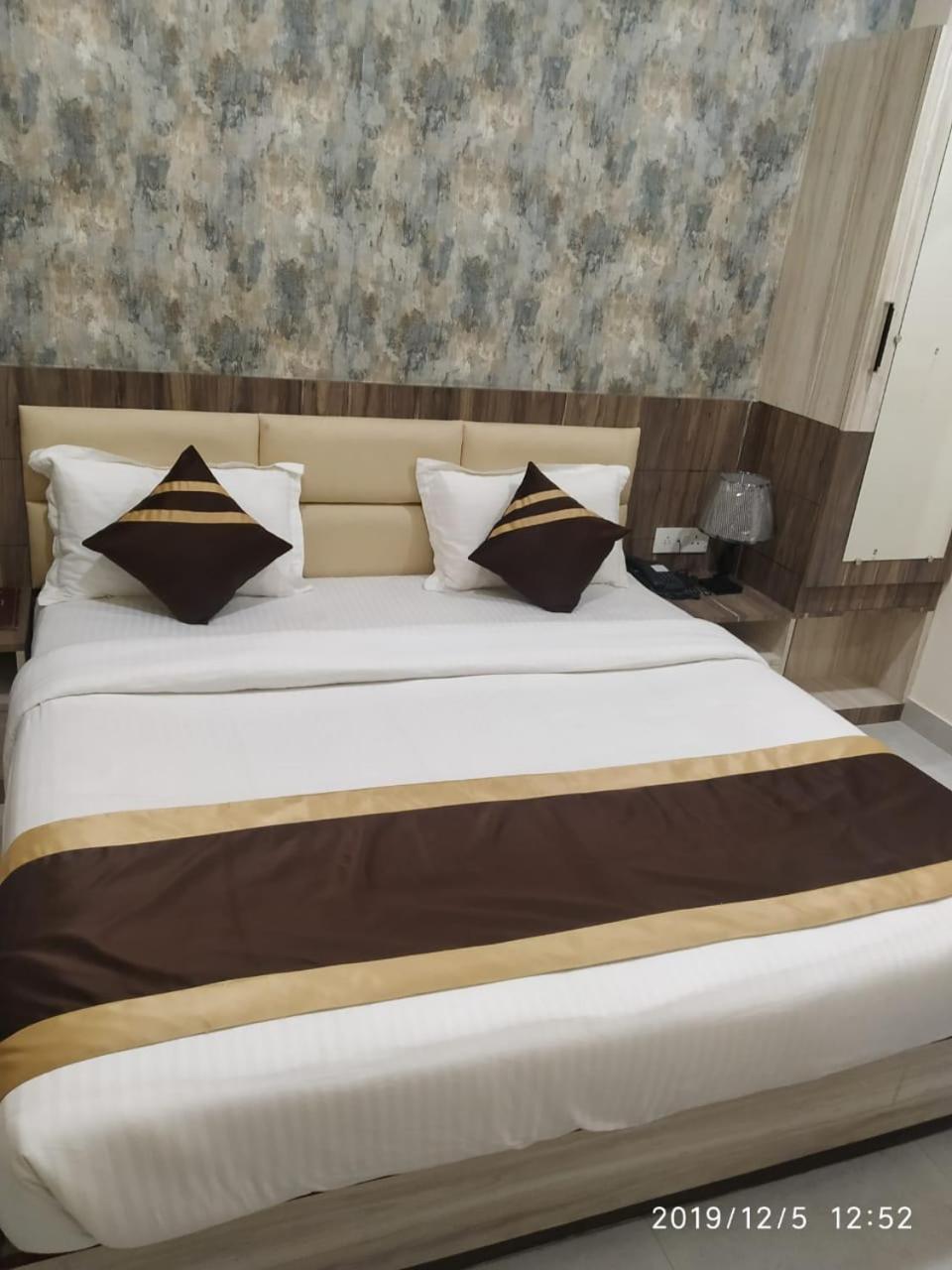 Shri Sai Hotel Azamgarh ภายนอก รูปภาพ
